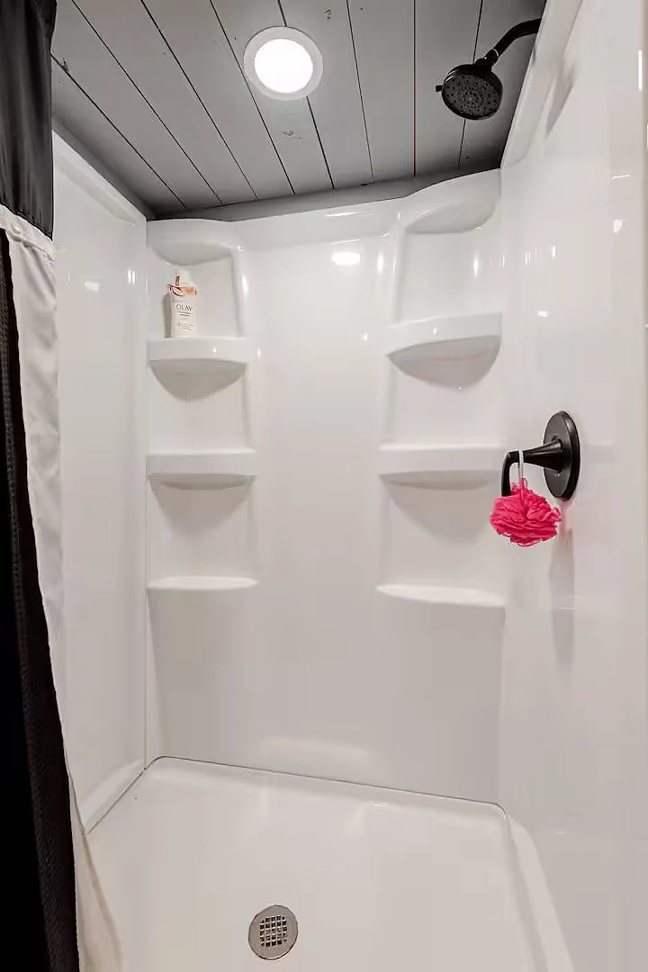 Full bathroom inside a Moto Supreme cabin