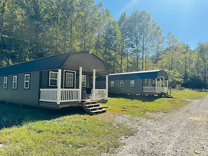 Front porch and steps of a Moto Supreme cabin