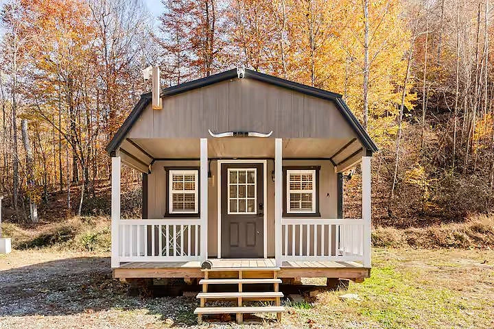 Cabin set among the trees at Moto Supreme